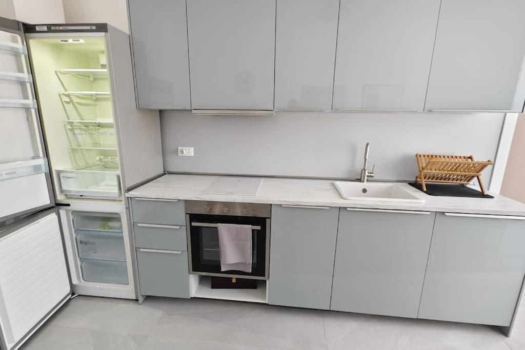 Baroni D - Free Private Parking-wi- Fi And A-c Apartment *